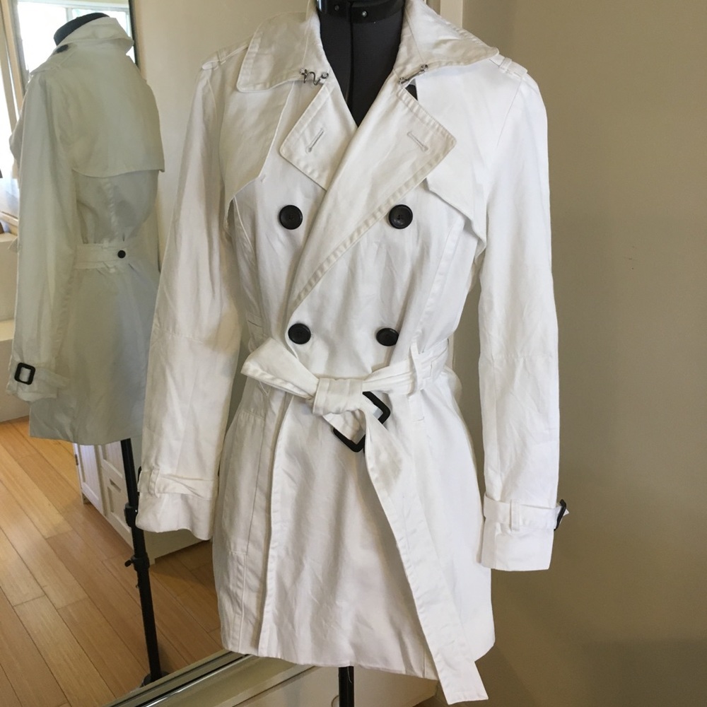 Banana Republic white double breasted trench. Chic luxury